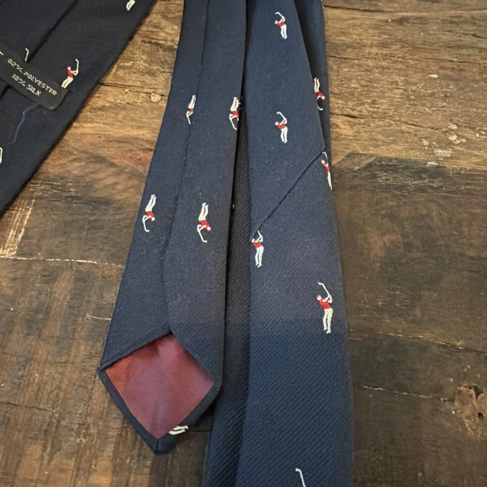Pintail Navy Blue Golf Player Pattern Necktie!